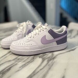 Women’s Nike court vision
